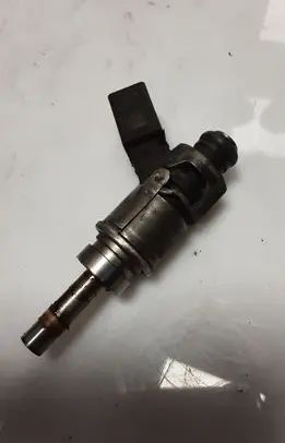 Audi A8 S8 D3 4E Fuel injector 06E906036C 180608 1755312