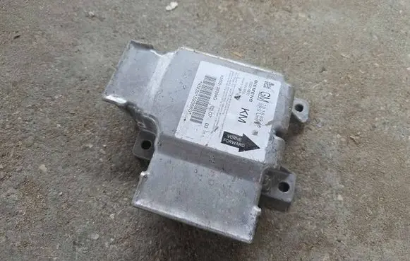 Opel Vectra C Airbag control unit/module 13186948