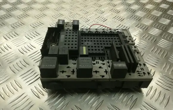 Volvo S80 Fuse module 8676286 8645729