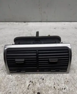 Audi Q7 4L Dash center air vent grill 4L0820951