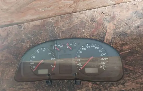 Volkswagen PASSAT B5 Speedometer (instrument cluster) 3B0919930P 11000879413