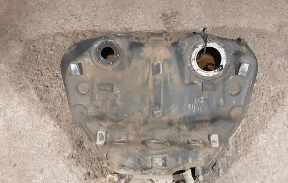 Fuel tank