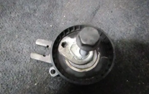 Volvo V50 Belt tensioner pulley f23282808 f-232828-08