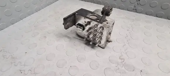 BMW 7 E38 ABS Pump 6757593