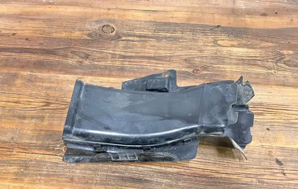 BMW 3 E46 Brake cooling air channel/duct 8268376