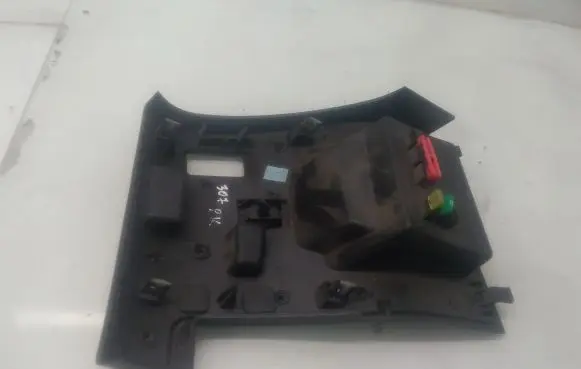 Dashboard lower bottom trim panel