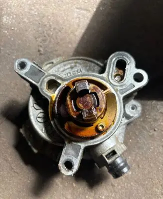 Volvo XC60 Vacuum pump 31316688