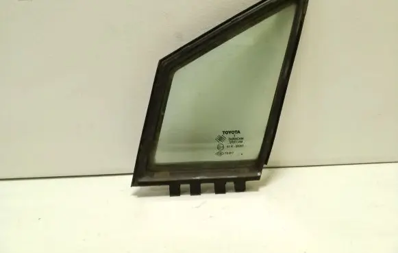 Toyota Corolla Verso AR10 Front door vent window glass four-door 