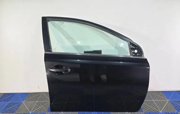 Toyota Auris E180 Front door 6700102540