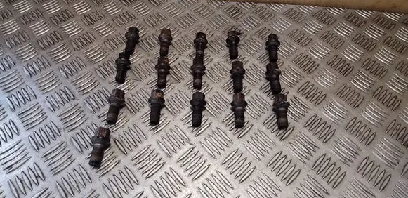 Nuts/bolts