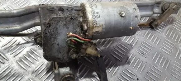 Volkswagen Jetta II Wiper motor 191955113