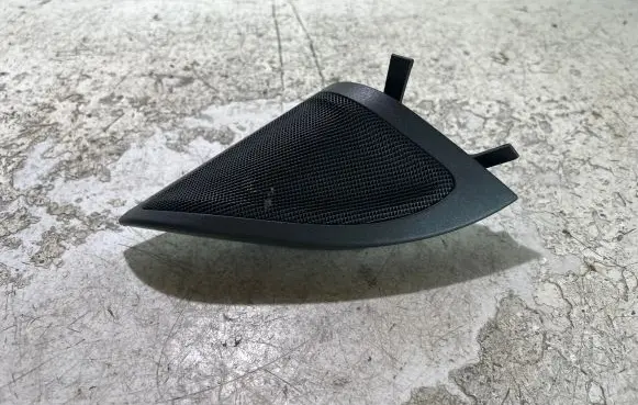Mercedes-Benz A W176 Front door high frequency speaker A1767200211
