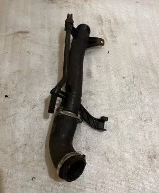 Saab 9-3 Ver2 Intercooler pipe mounting bracket 55352736