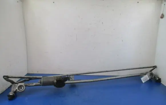 Opel Zafira B Front wiper linkage and motor