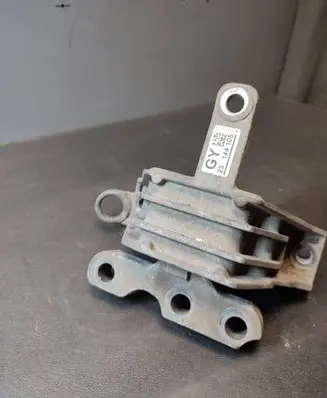 Engine mount bracket