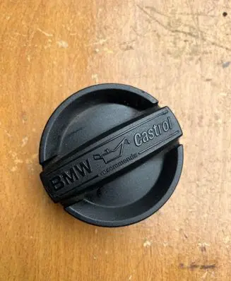 BMW 3 F30 F35 F31 Oil filler cap 8507153