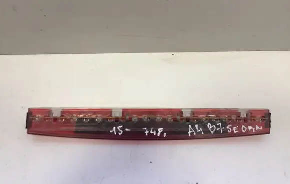 Audi A4 S4 B7 8E 8H Third/center stoplight 28427002