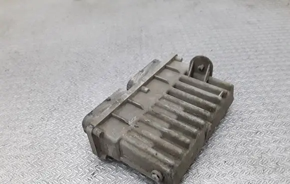 Opel Astra G Fan control module 09131731