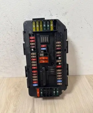 BMW 1 F20 F21 Fuse module 19098000001 9224879 17082013