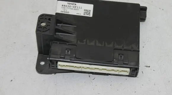 Toyota Verso Air conditioning/heating control unit 886500F111