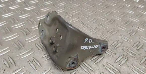 Toyota Verso Fender mounting bracket