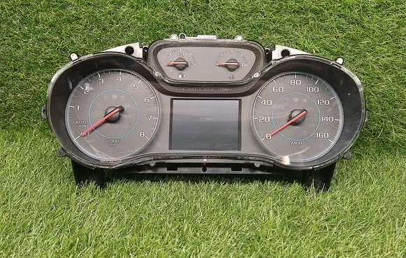 Chevrolet Cruze II Speedometer (instrument cluster) 39084636 812372274