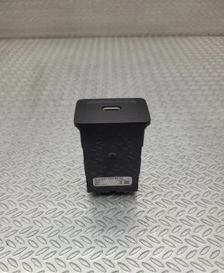 Mercedes-Benz A W177 USB socket connector A2478208602
