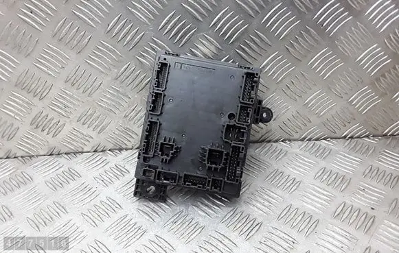 Isuzu D-Max Fuse module 8975550890