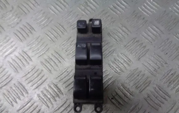 Nissan Primera Front door window switch trim 25401-AV640