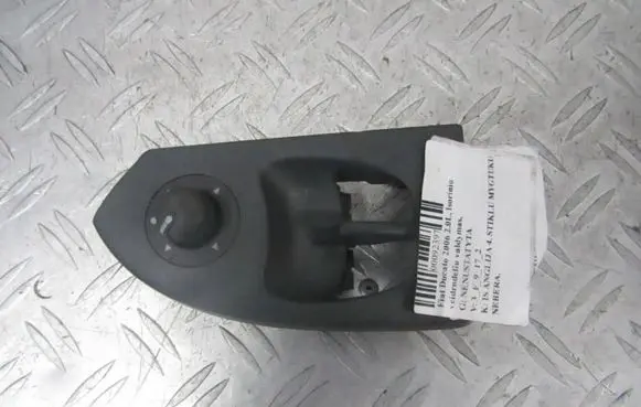 Wing mirror switch