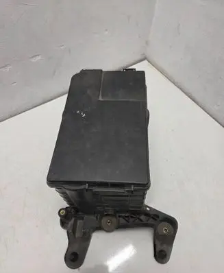 Volkswagen Caddy Battery box tray 1K0915336