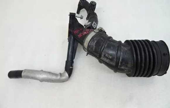 Renault Kadjar Air intake duct part 165763616R