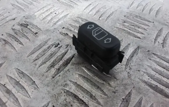 Mercedes-Benz E W210 Electric window control switch 2108208210