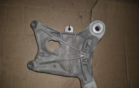 Porsche Macan (95B) Engine mounting bracket 4M0199308AC