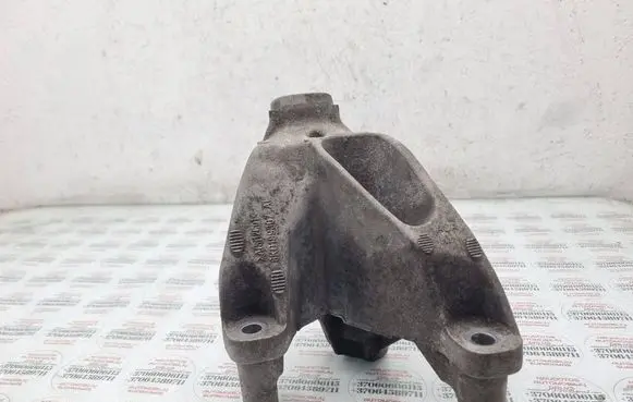 Audi A4 S4 B8 8K Engine mounting bracket 8K0199307AL