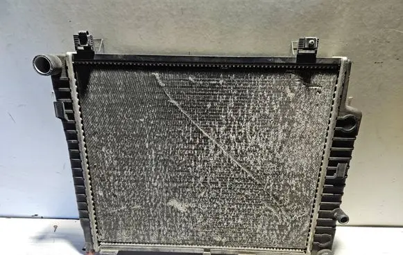 Mercedes-Benz C W202 Coolant radiator 01008950400 01008650500