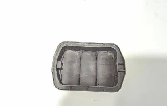Mazda 2 Fender grill D65151921