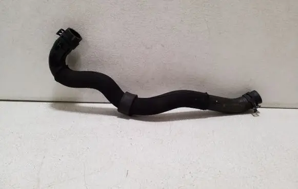 Mercedes-Benz CLS C218 X218 Engine coolant pipe/hose A2128301896