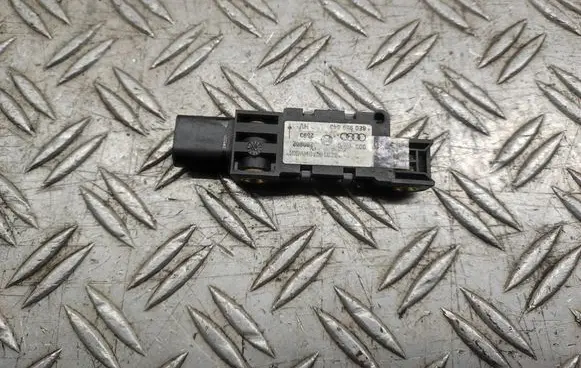 Volkswagen Phaeton Airbag deployment crash/impact sensor 8E0959643 280902