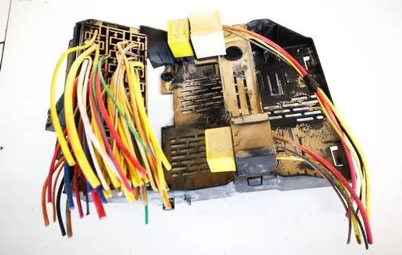 Renault Megane I Fuse box set 7703397911 1096046