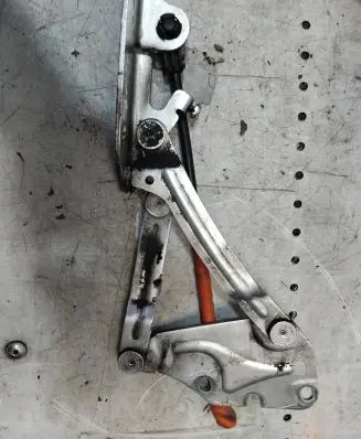 Volkswagen Golf Plus Engine bonnet/hood hinges 5M0823301