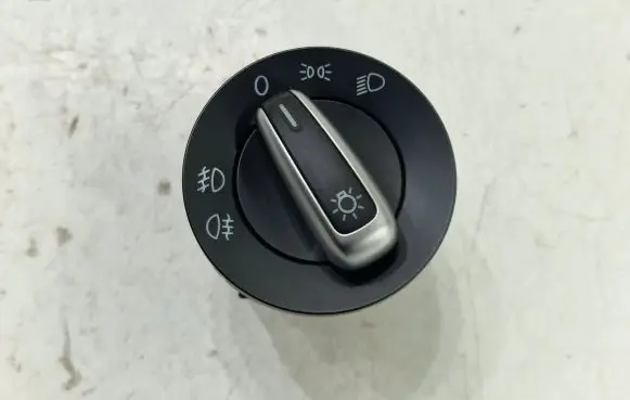Volkswagen Golf VI Light switch 3C8941431C