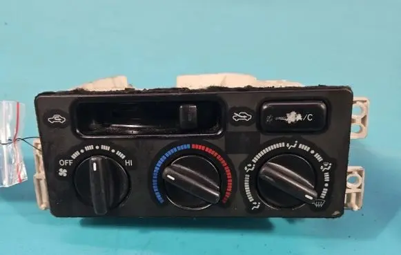 Toyota Avensis T220 Climate control/heater control trim 701111A IMPRK1391732