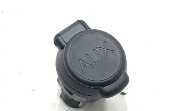 Peugeot 508 USB socket connector 96647952XT