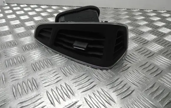 Ford Focus Rear air vent grill BM51A018B09DH T2846