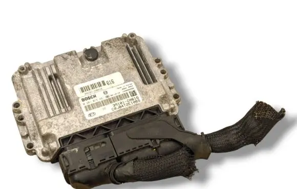 KIA Rio Engine control unit/module ECU 0281015461 39101-2A616