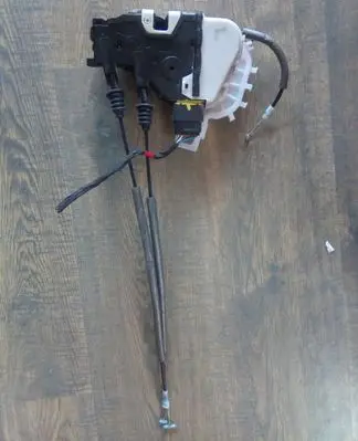 Hyundai Santa Fe Front door lock