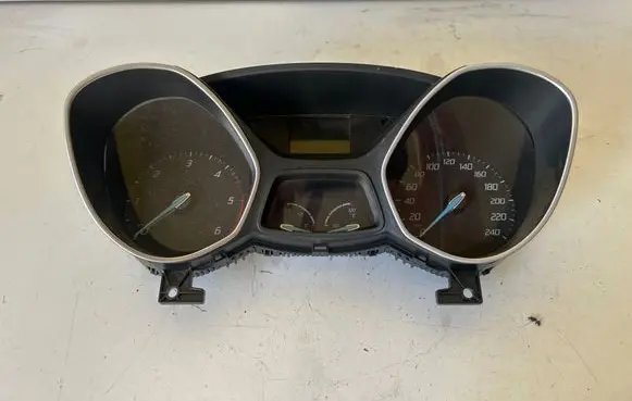 Ford Focus Speedometer (instrument cluster) BM5T10849CN BM5T14C226AC BM5T14C026AP
