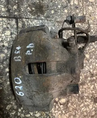 Volkswagen PASSAT B5.5 Front brake caliper