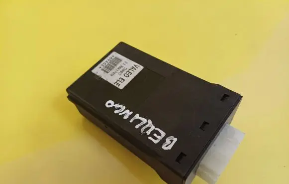 Citroen Berlingo Door central lock control unit/module CIM491CT